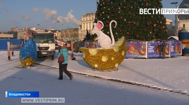 New “mouse with cheese” art-object installed in Vladivostok New “mouse with cheese” art-object installed in Vladivostok