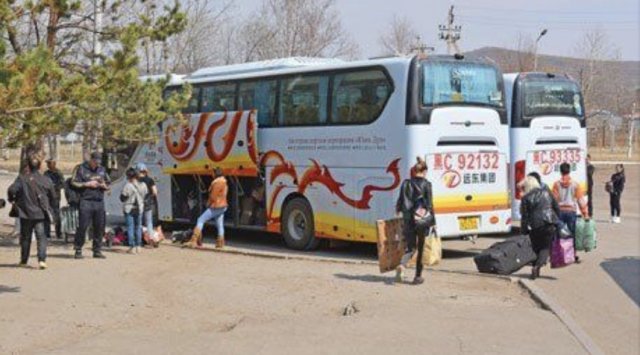 Authorities of Primorye try to get Russians out from China by buses Authorities of Primorye try to get Russians out from China by buses