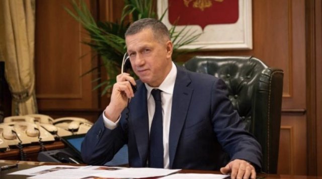 The government helps Santa Claus: Yurii Trutnev presented gifts to children